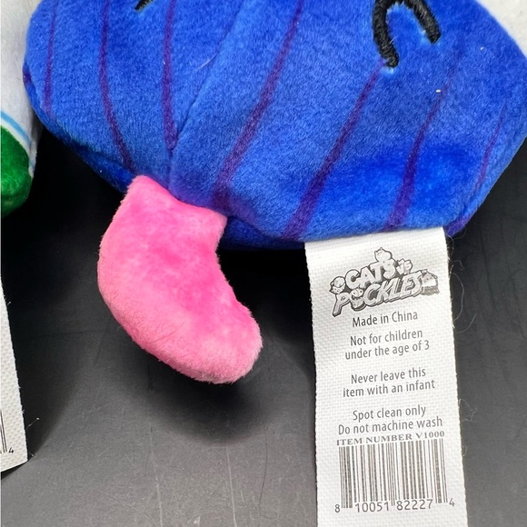 Cats vs. Pickles- Set of three bean plush toys - Picture 8 of 8